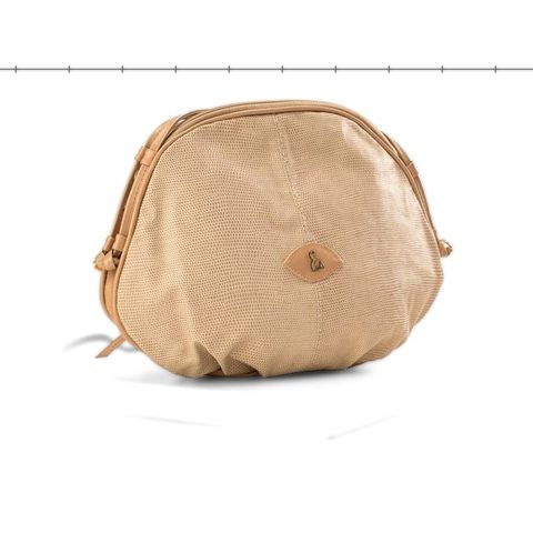 Bolsa bege texturizada em formato de concha