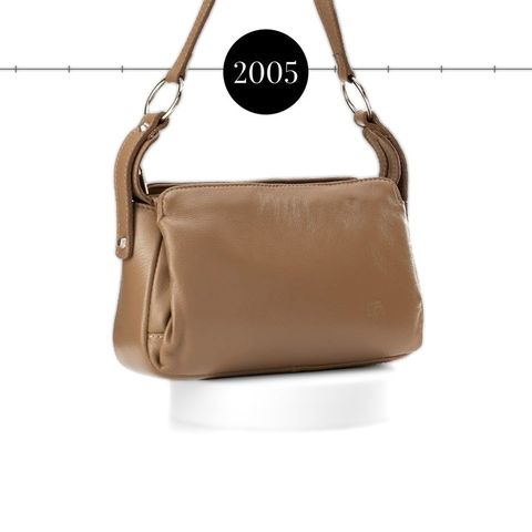 Bolsa de ombro caramelo com argolas